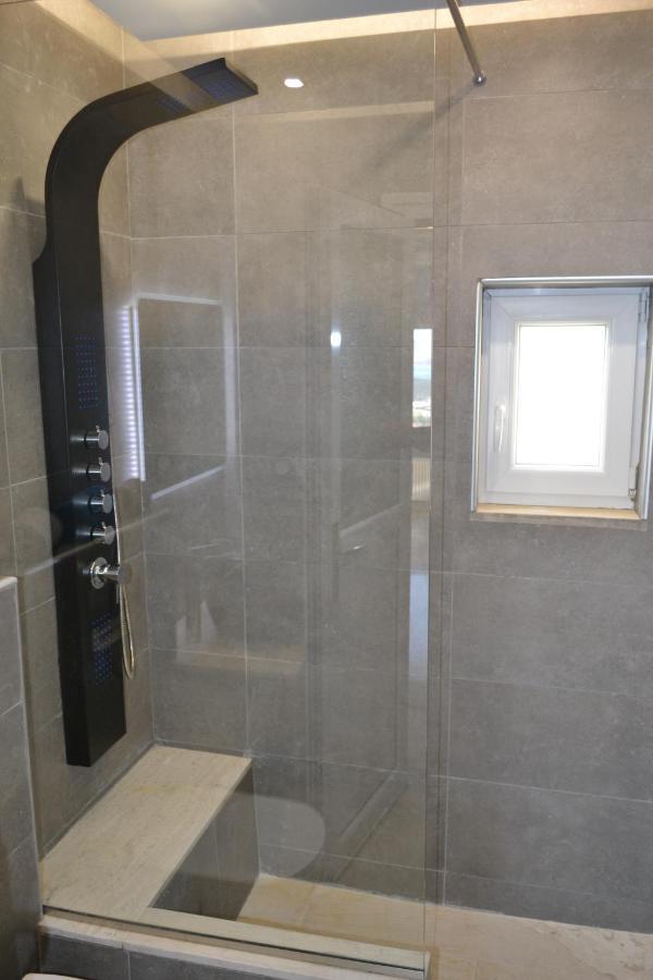 Stergiou Luxury Apartments With Shared Pool أنافيسوس المظهر الخارجي الصورة